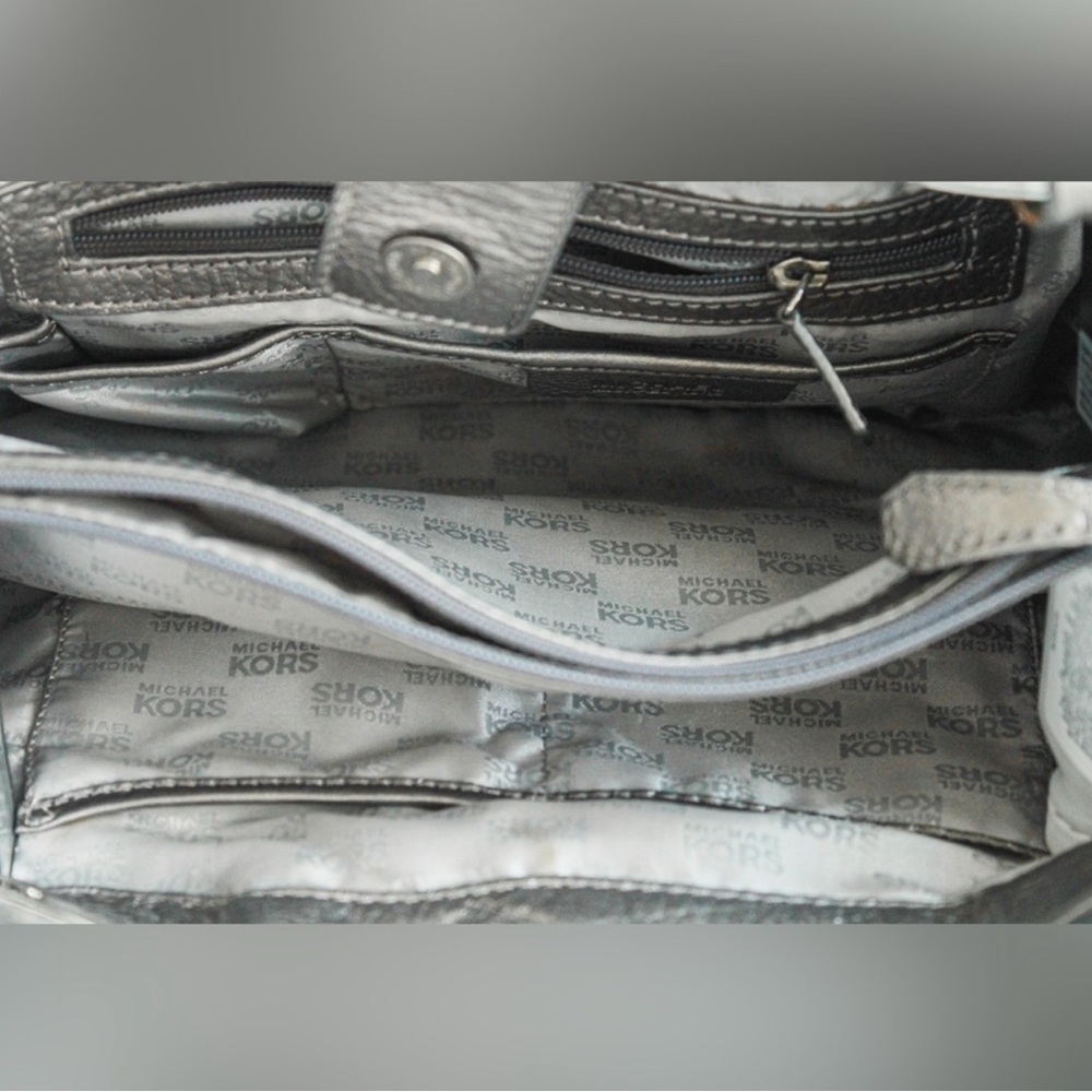 Vintage Michael Kors Fulton metallic silver bag in excellent used condition. - Picture 6 of 8